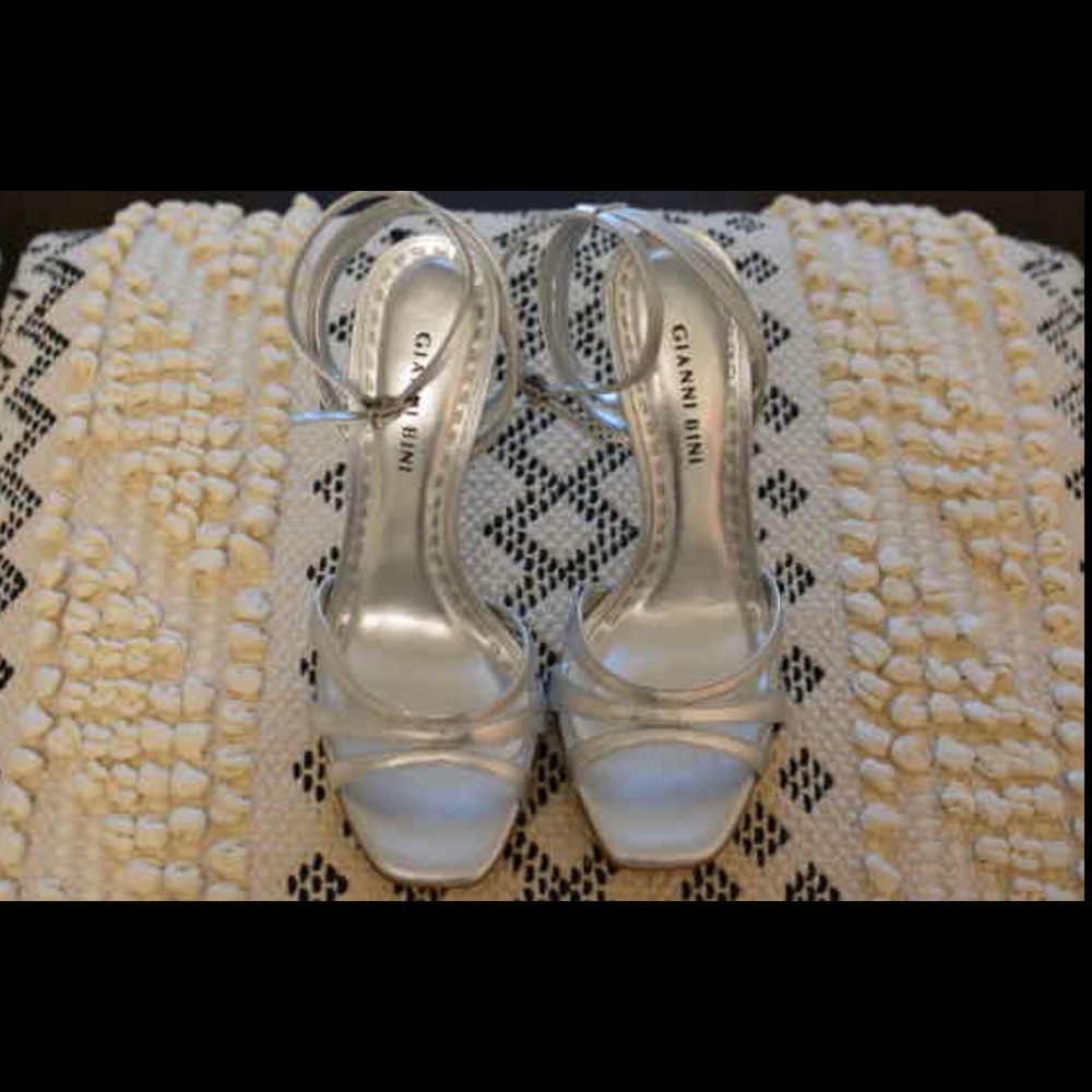 Gianni Bini strappy sandal